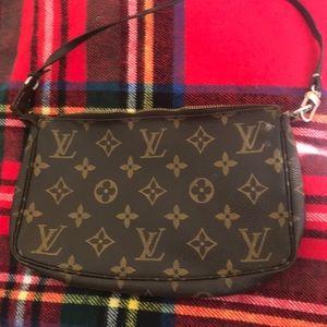 Louis Vuitton Clutch